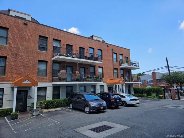 7608 69th Place, Unit 1B, Glendale, NY 11385