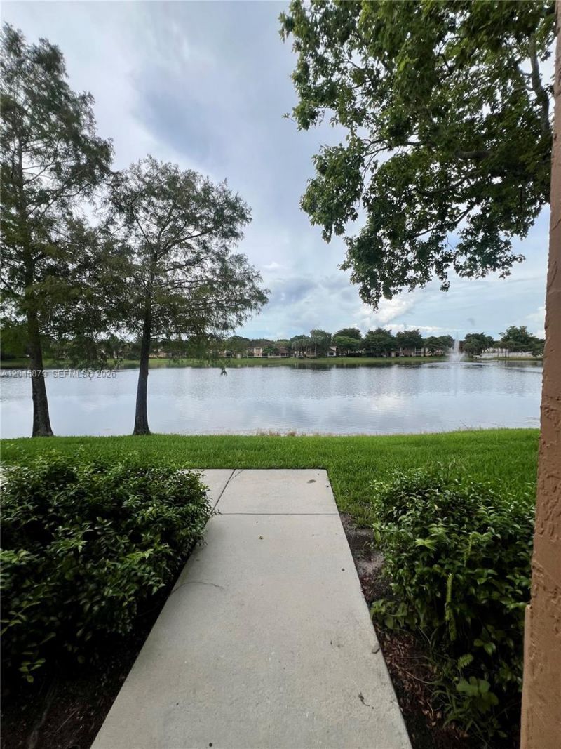 842 NW 92nd Ave, Unit 842, Plantation, FL 33324 Photo