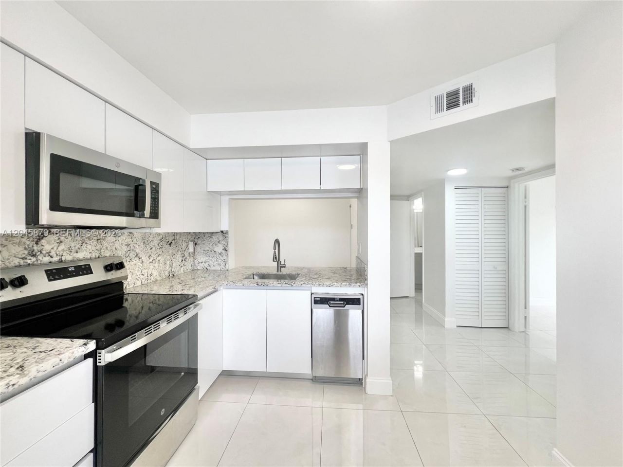 842 NW 92nd Ave, Unit 842, Plantation, FL 33324 Photo