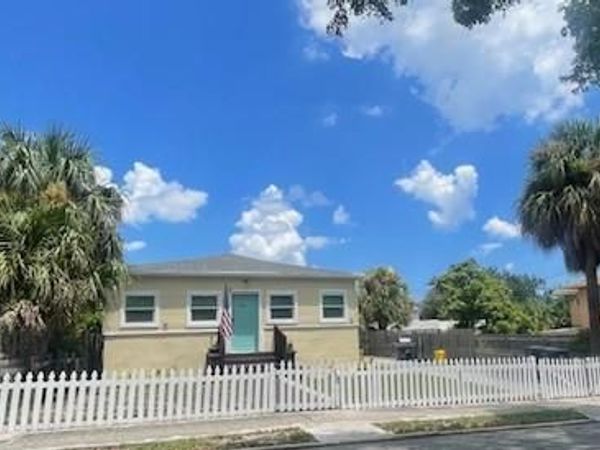 719 9th St , West Palm Beach, FL 33401