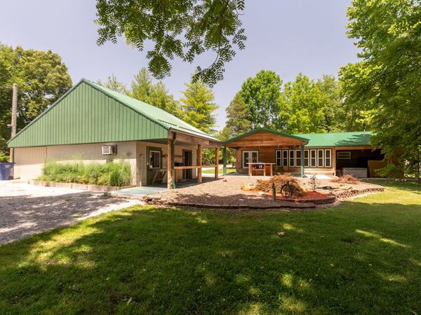 706 W Stotlar Street , West Frankfort, IL 62896