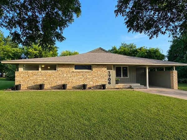 1706 Broadway Place, Ardmore, OK 73401