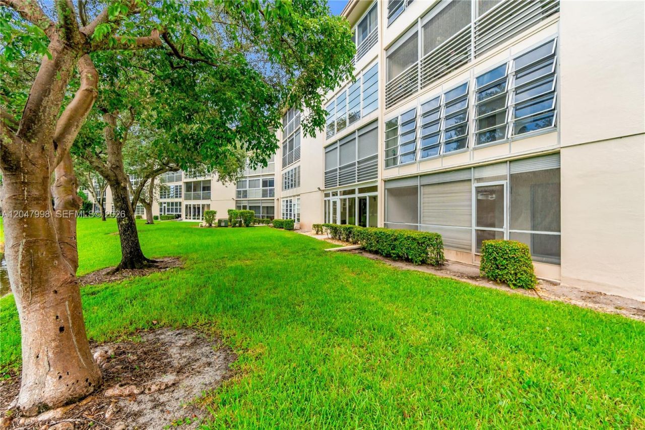 2305 Lucaya Ln , Unit H1, Coconut Creek, FL 33066 Photo