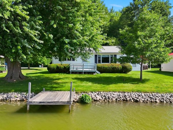 1130 E 670 S, Wolcottville, IN 46795
