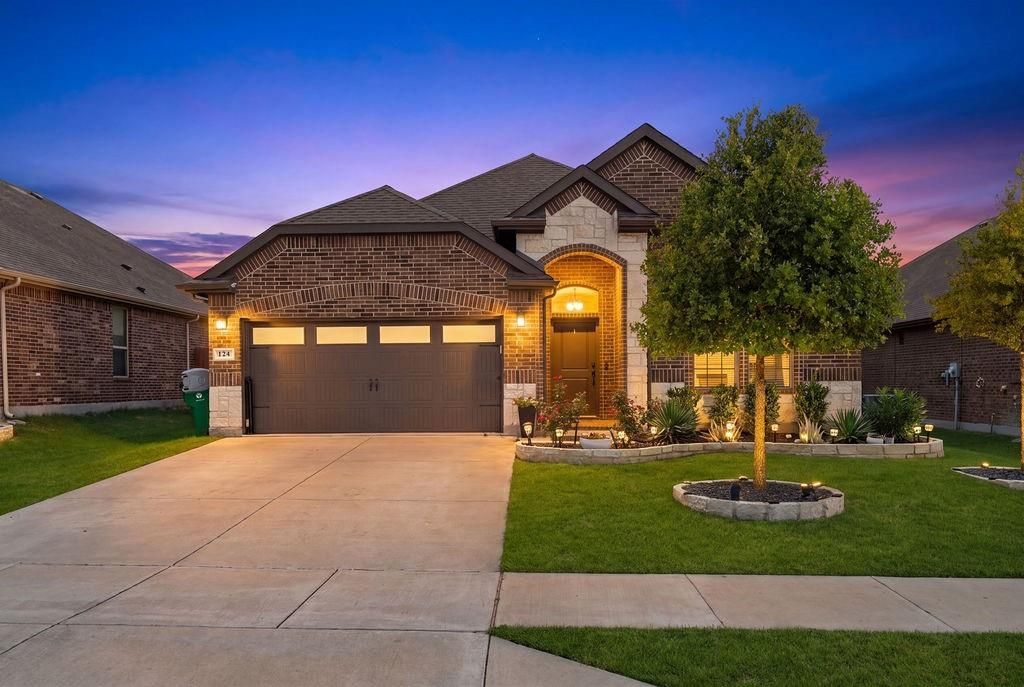 124 Wagon Mound, Waxahachie, TX 75167 Main Photo
