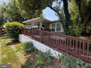 105 DOVEFIELD DRIVE, LANCASTER, PA 17603