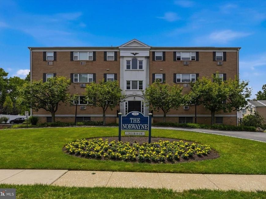 412 N Wayne Avenue, Unit 208, Wayne, PA 19087 Main Photo