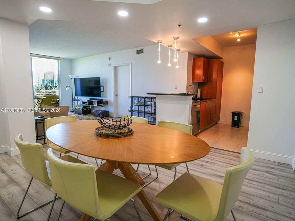 18800 NE 29th Ave , Unit 405, Aventura, FL 33180 Photo