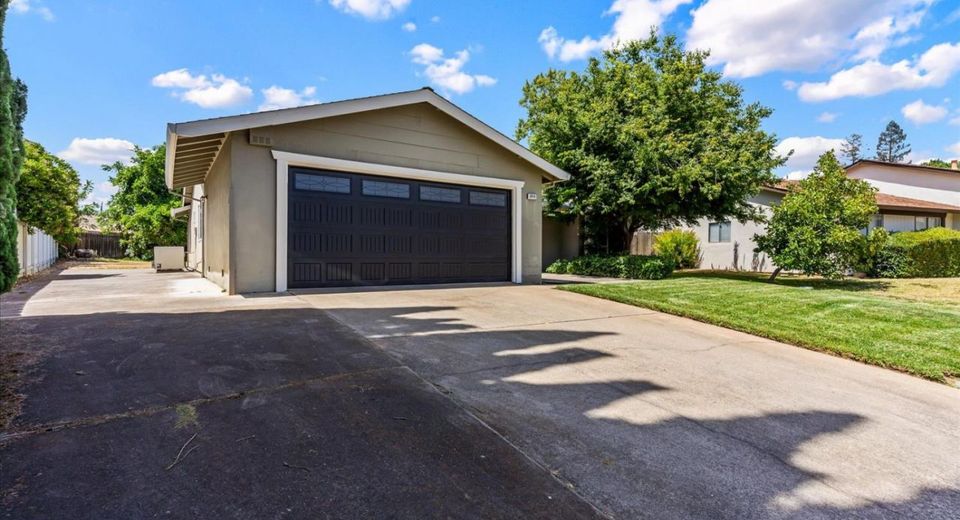 2810 Bogdan Ct, Sacramento, CA 95827 Photo