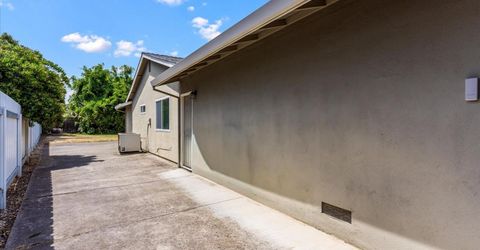 2810 Bogdan Ct, Sacramento, CA 95827 Photo
