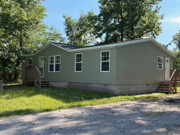 1609 N 11th Street, Herrin, IL 62948