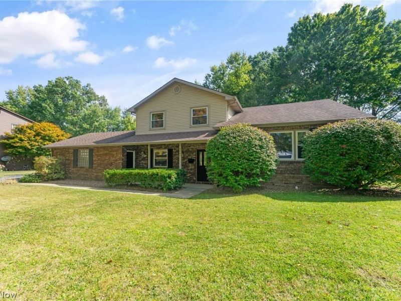 4785 Logan Arms Drive, Youngstown, OH 44505 Photo 2