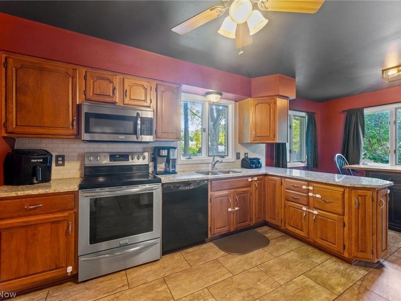 4785 Logan Arms Drive, Youngstown, OH 44505 Photo 6