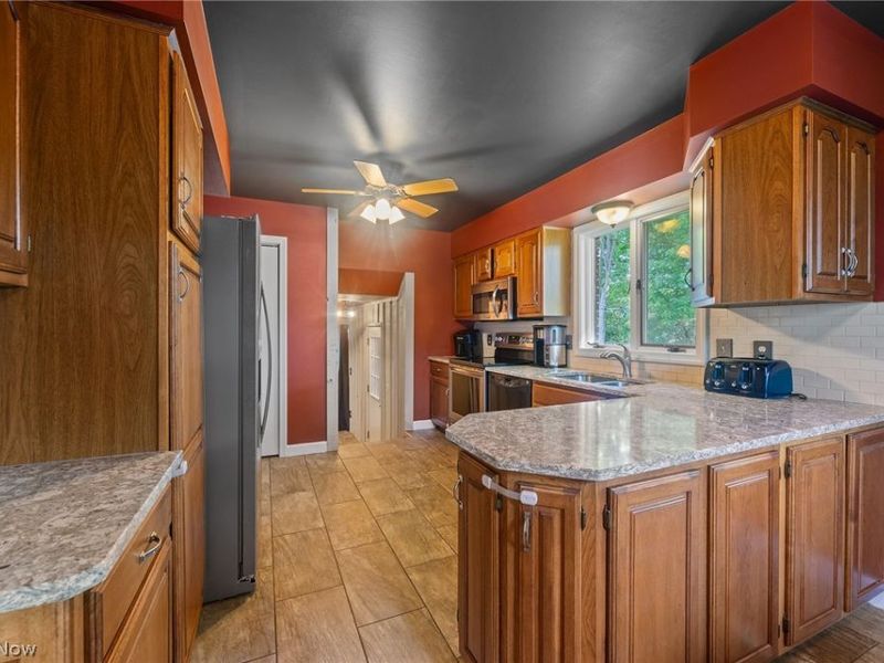 4785 Logan Arms Drive, Youngstown, OH 44505 Photo 9