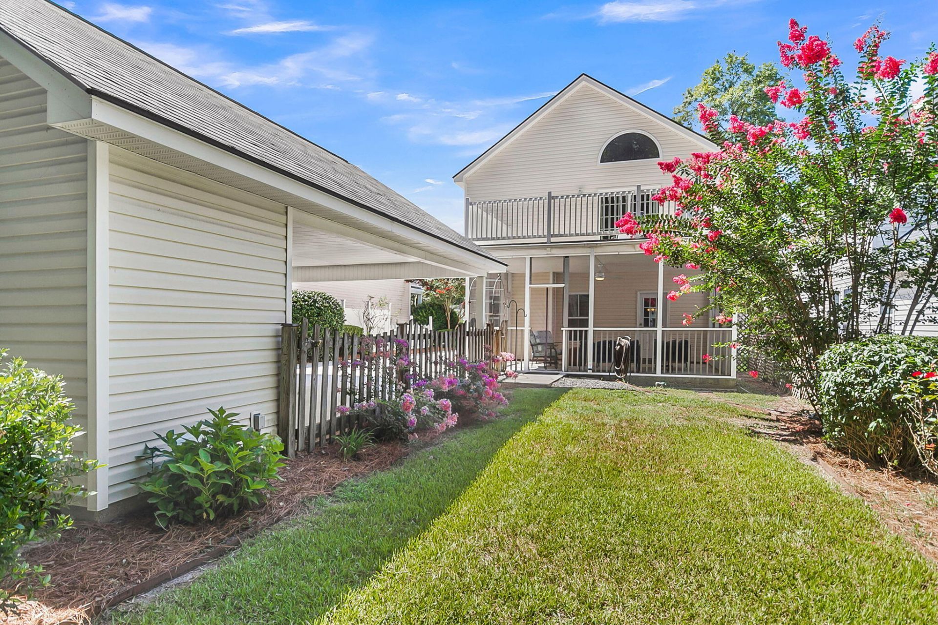 136 Saint Phillips Row Photo 42