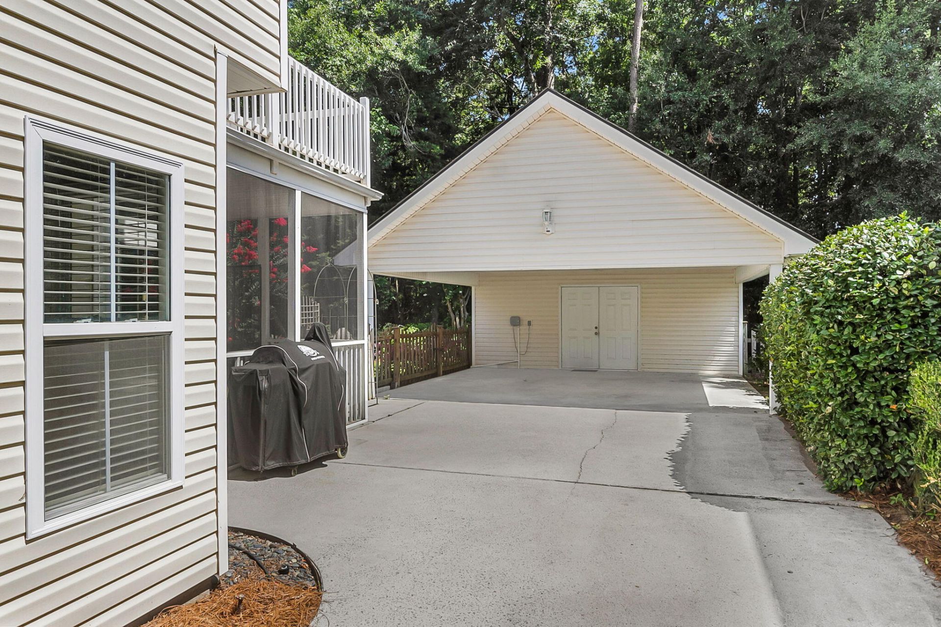 136 Saint Phillips Row Photo 43