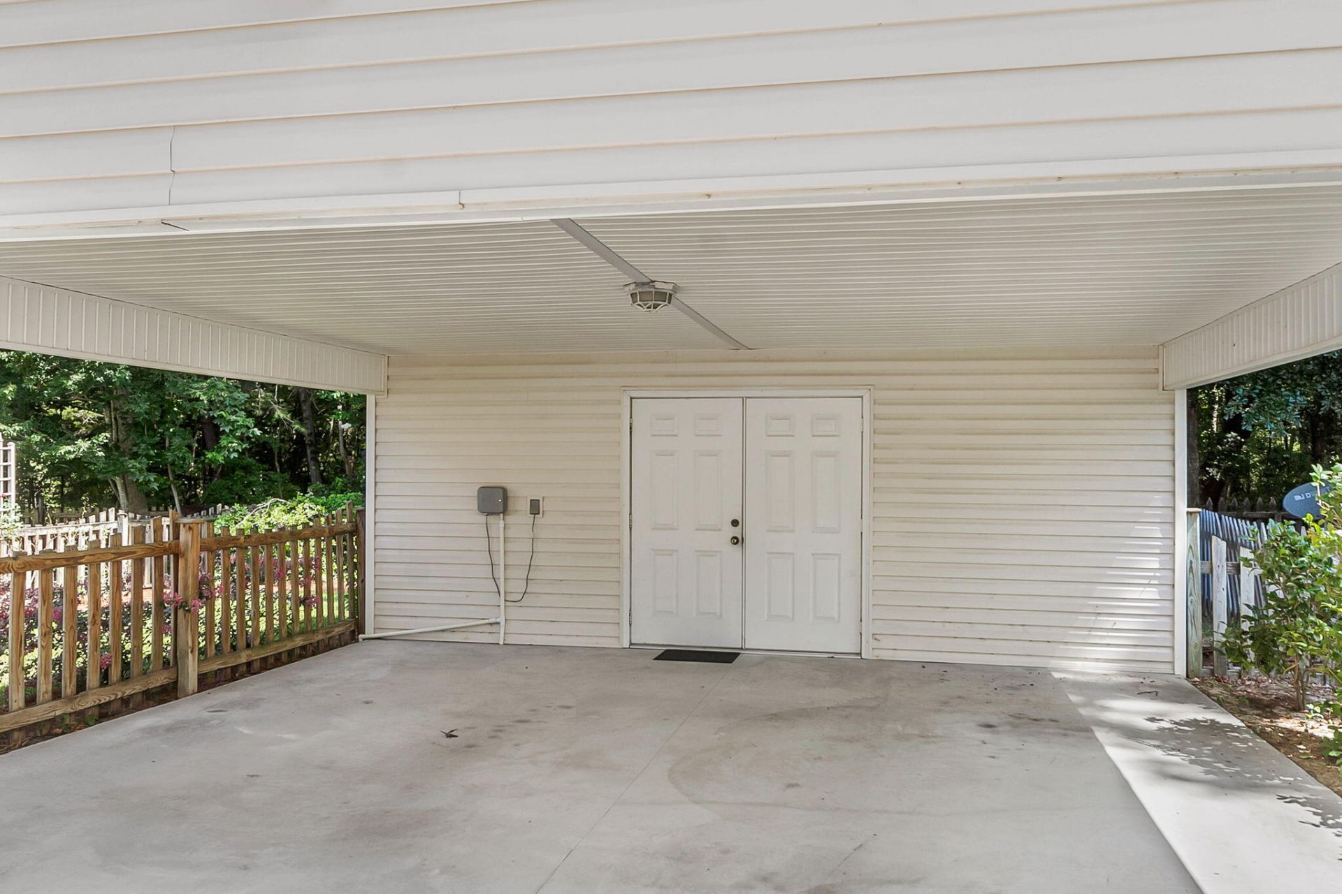 136 Saint Phillips Row Photo 44