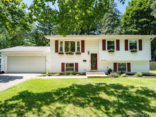 1111 Bretton Drive, Kalamazoo, MI 49006