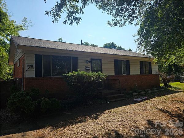 5415 Dennis Court, Charlotte, NC 28213