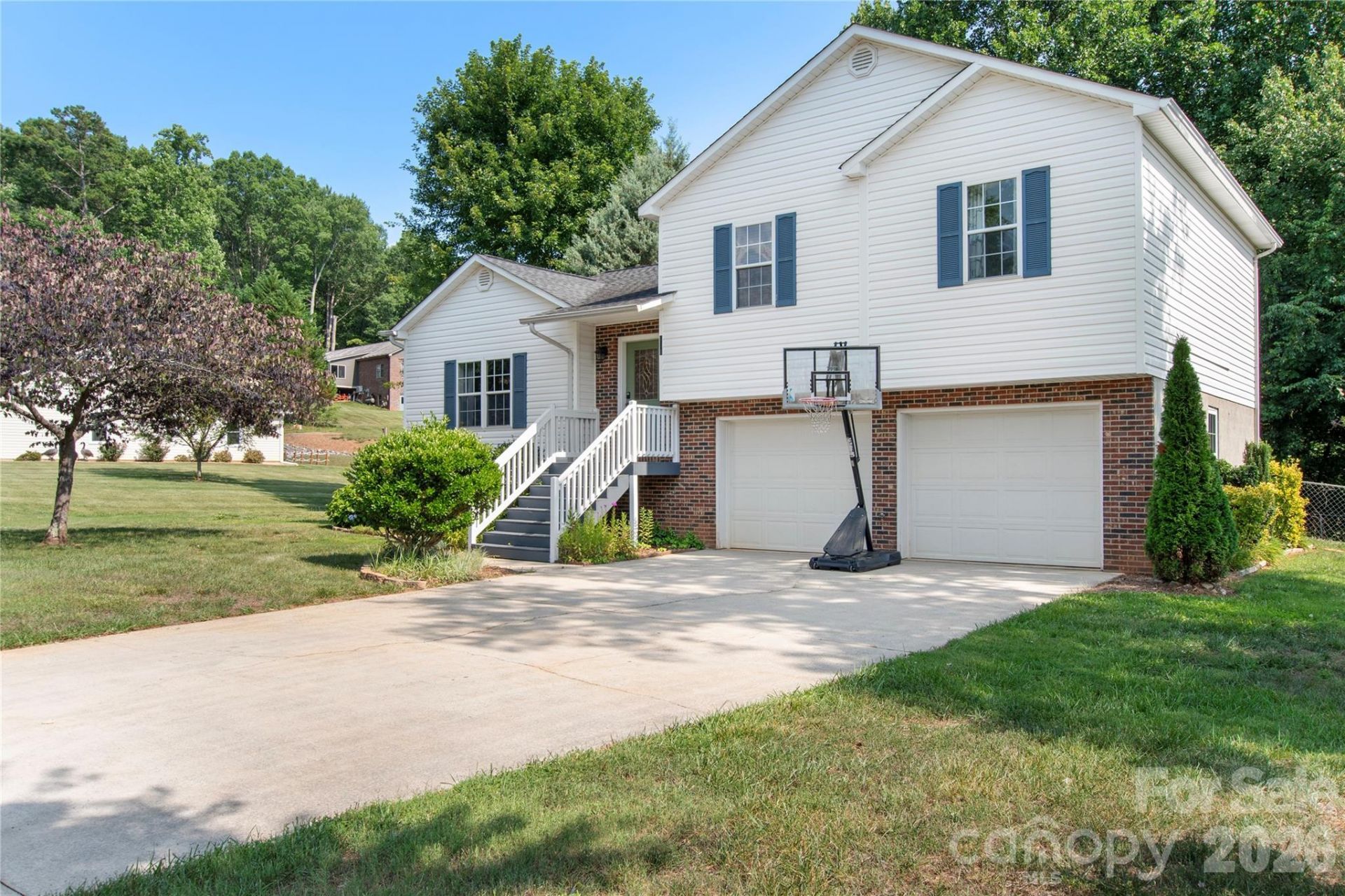 100 Carriage Hill Drive, Morganton, NC 28655 Main Photo