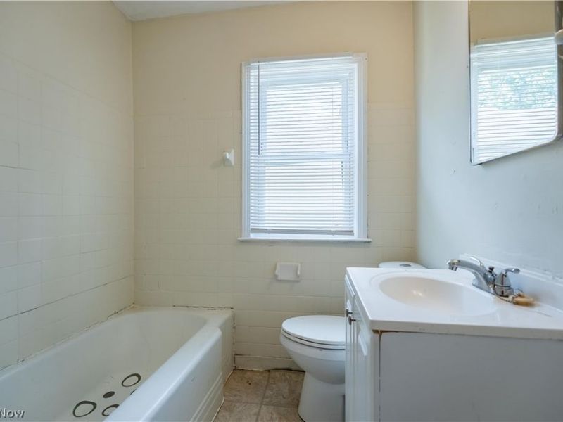 939 Clifford Avenue, Akron, OH 44306 Photo 13