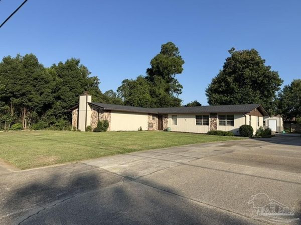1095 Langley Ave, Pensacola, FL 32504
