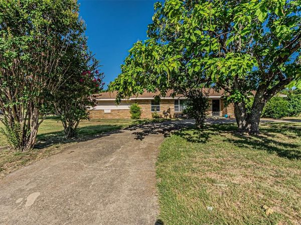 3200 Grady Street , Forest Hill, TX 76119