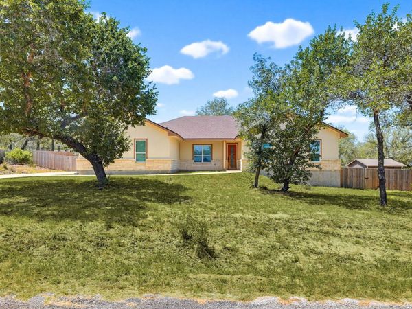 160 Log Cabin Way, Poteet, TX 78065