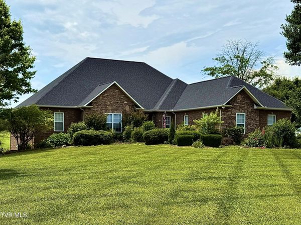 522 Waterstone Circle, Greeneville, TN 37745