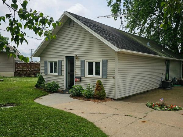606 3rd Street SW, Stewartville, MN 55976