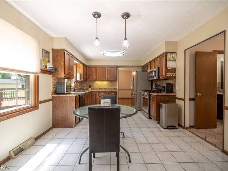 8359 Stoney Creek Drive, Youngstown, OH 44512 Photo 13