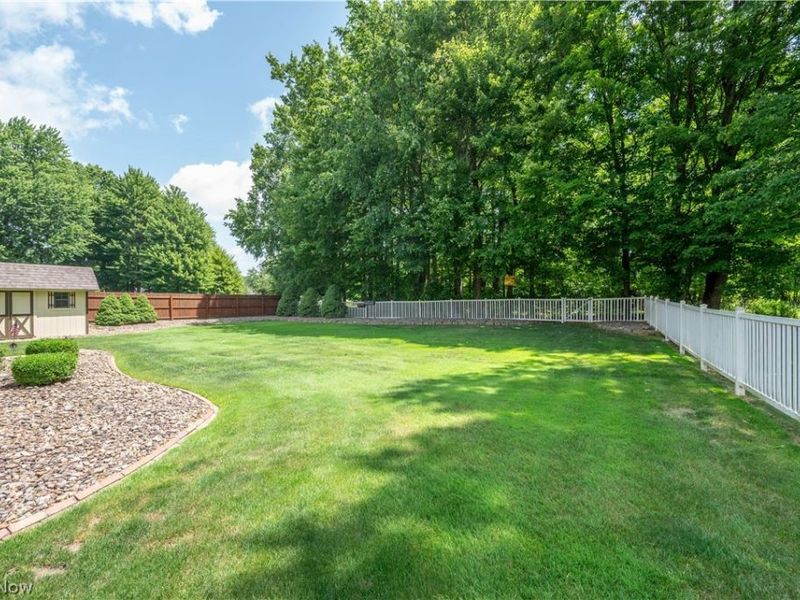 8359 Stoney Creek Drive, Youngstown, OH 44512 Photo 6