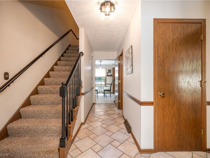 8359 Stoney Creek Drive, Youngstown, OH 44512 Photo 8
