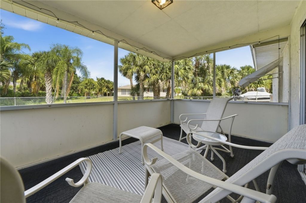 273 Easy Street, Sebastian, FL 32958 Photo