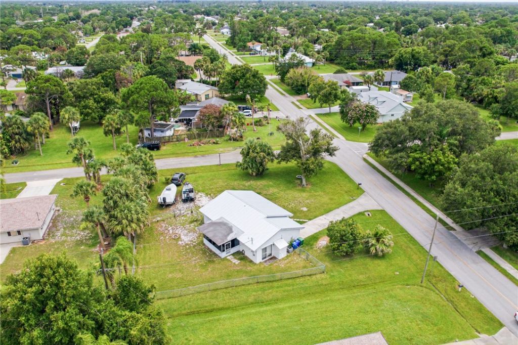 273 Easy Street, Sebastian, FL 32958 Photo