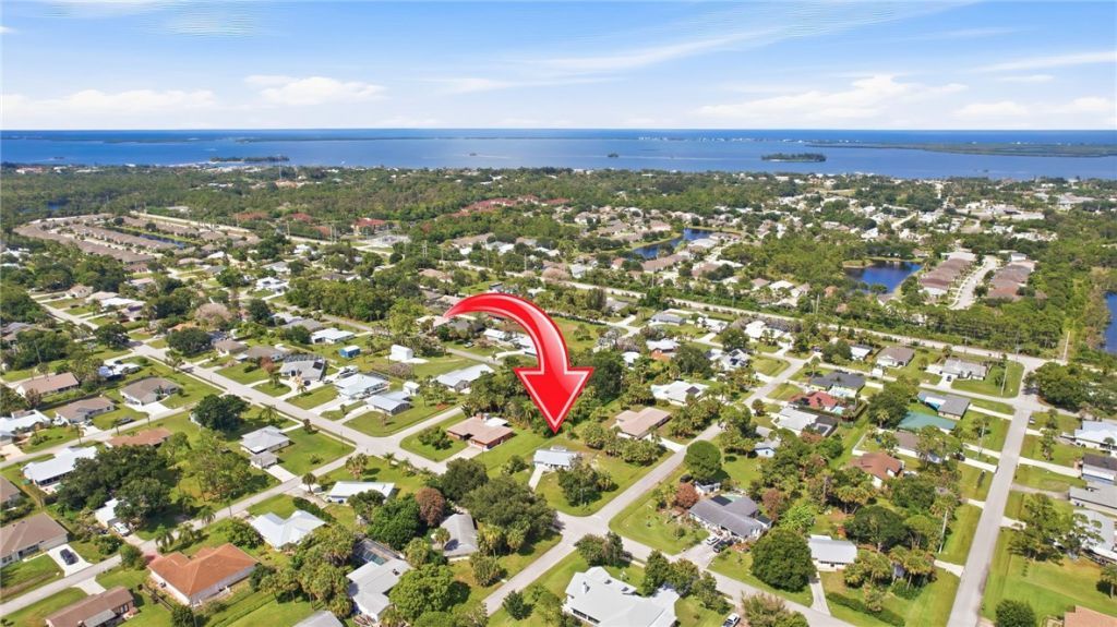 273 Easy Street, Sebastian, FL 32958 Photo