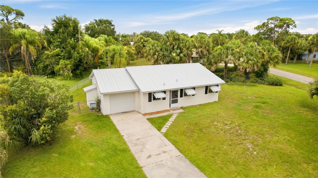 273 Easy Street, Sebastian, FL 32958 Photo