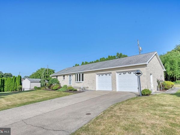 827 N 8TH AVENUE, LEBANON, PA 17046