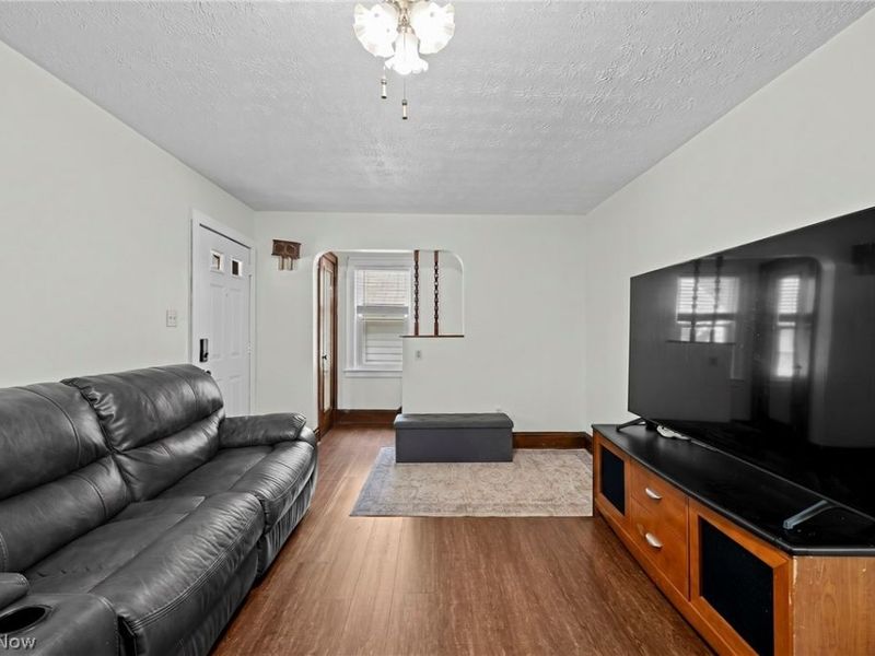 819 Keeney Street, Akron, OH 44310 Photo 11