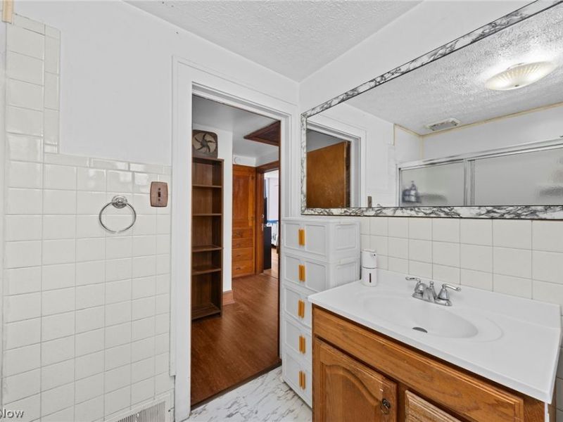 819 Keeney Street, Akron, OH 44310 Photo 24
