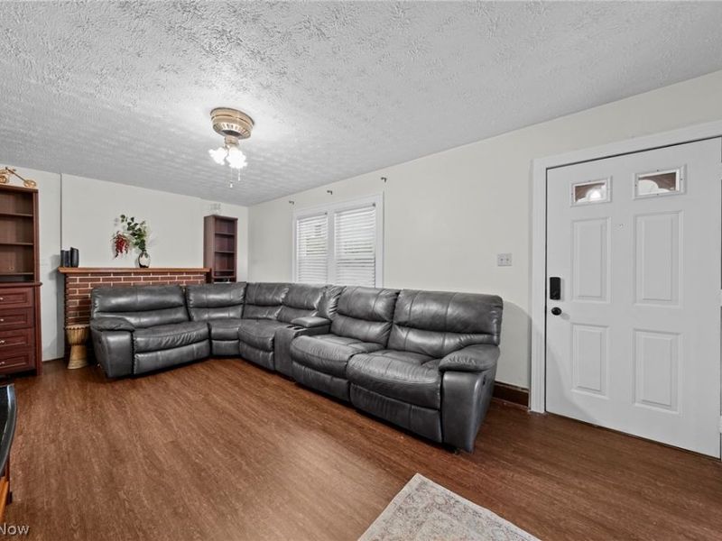 819 Keeney Street, Akron, OH 44310 Photo 9