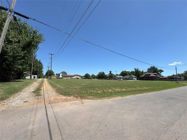 419 W 7th Street, Stroud, OK 74079