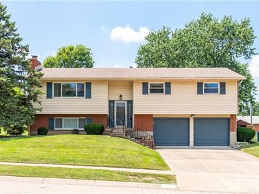 827 Moon Court, Miamisburg, OH 45342