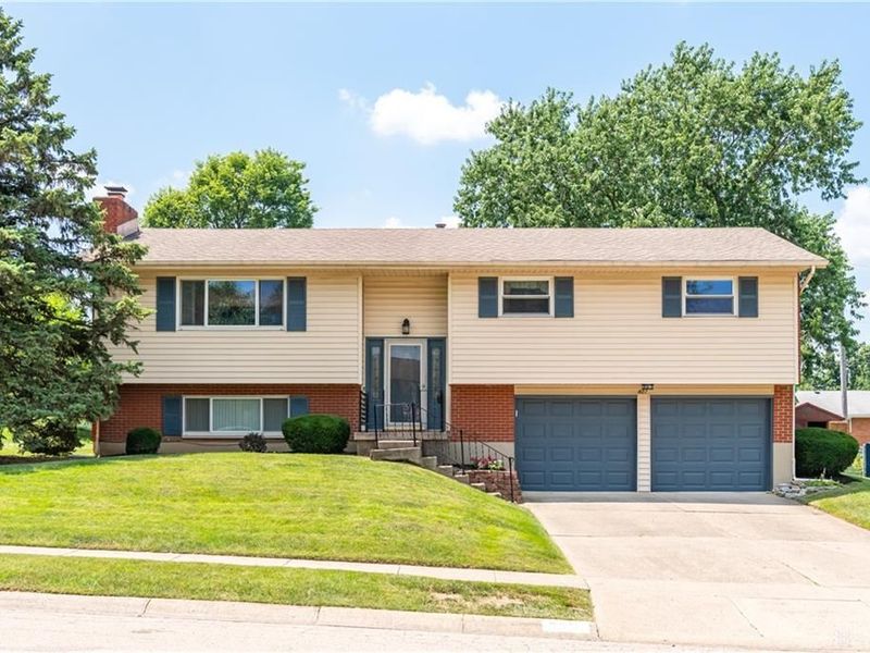 827 Moon Court, Miamisburg, OH 45342 Photo 1