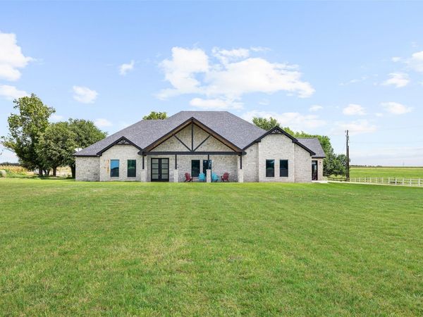 6021 N Fm 1915, Buckholts, TX 76518