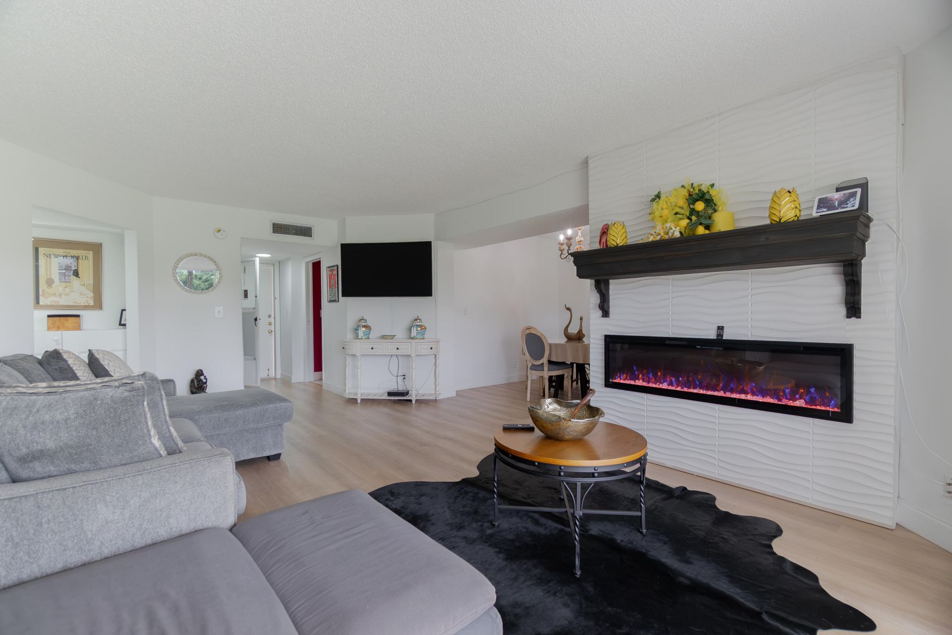 3661 Via Poinciana, Unit 211, Lake Worth, FL 33467 Photo