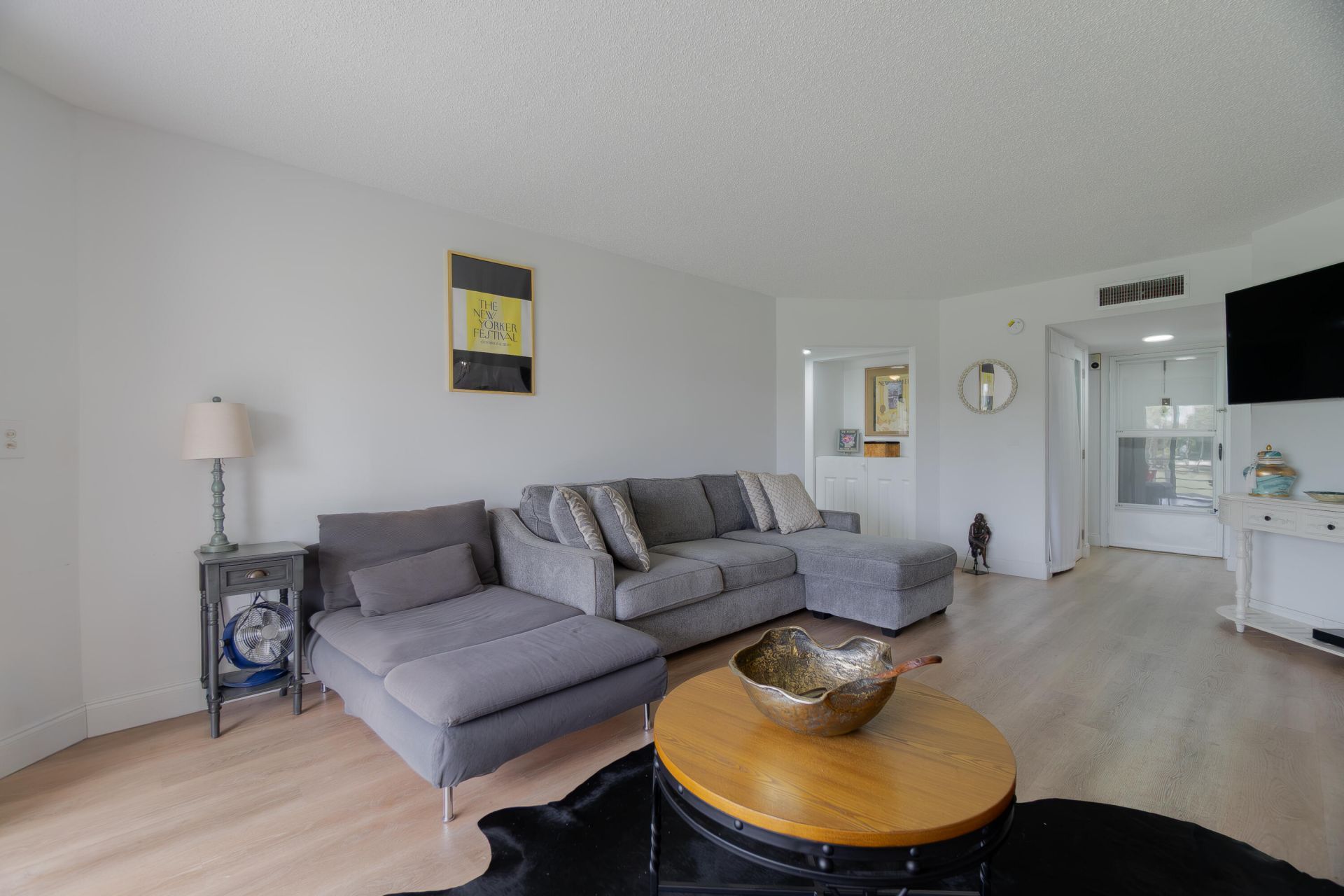 3661 Via Poinciana, Unit 211, Lake Worth, FL 33467 Photo