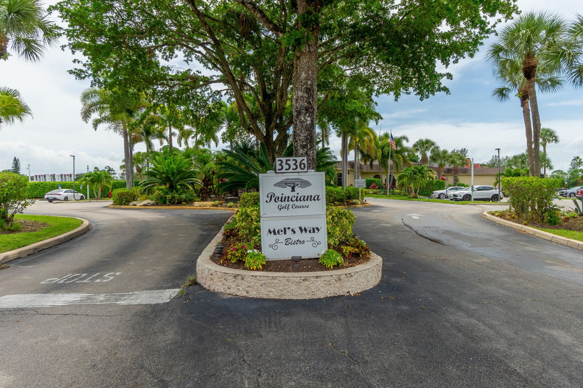 3661 Via Poinciana, Unit 211, Lake Worth, FL 33467 Photo