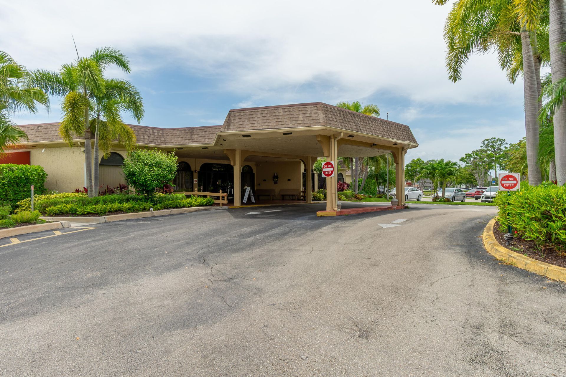 3661 Via Poinciana, Unit 211, Lake Worth, FL 33467 Photo