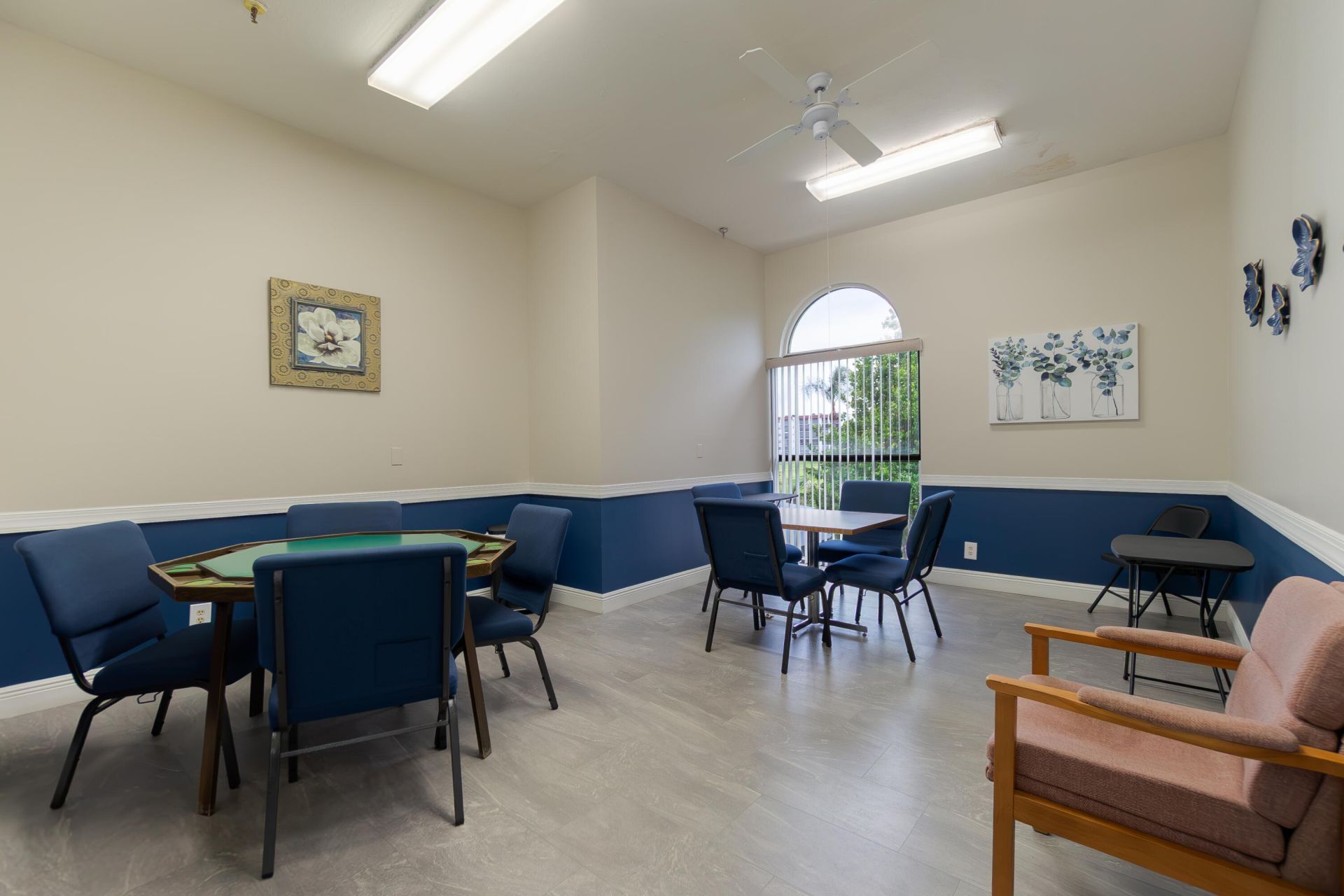 3661 Via Poinciana, Unit 211, Lake Worth, FL 33467 Photo